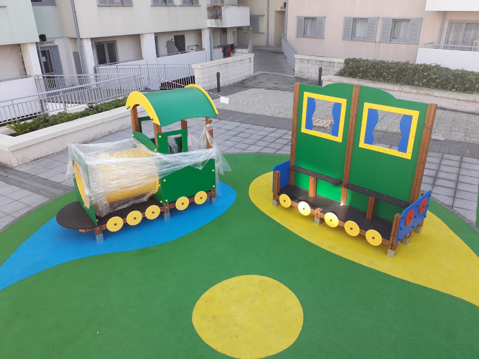Como Instalar suelo de Goma parques infantiles