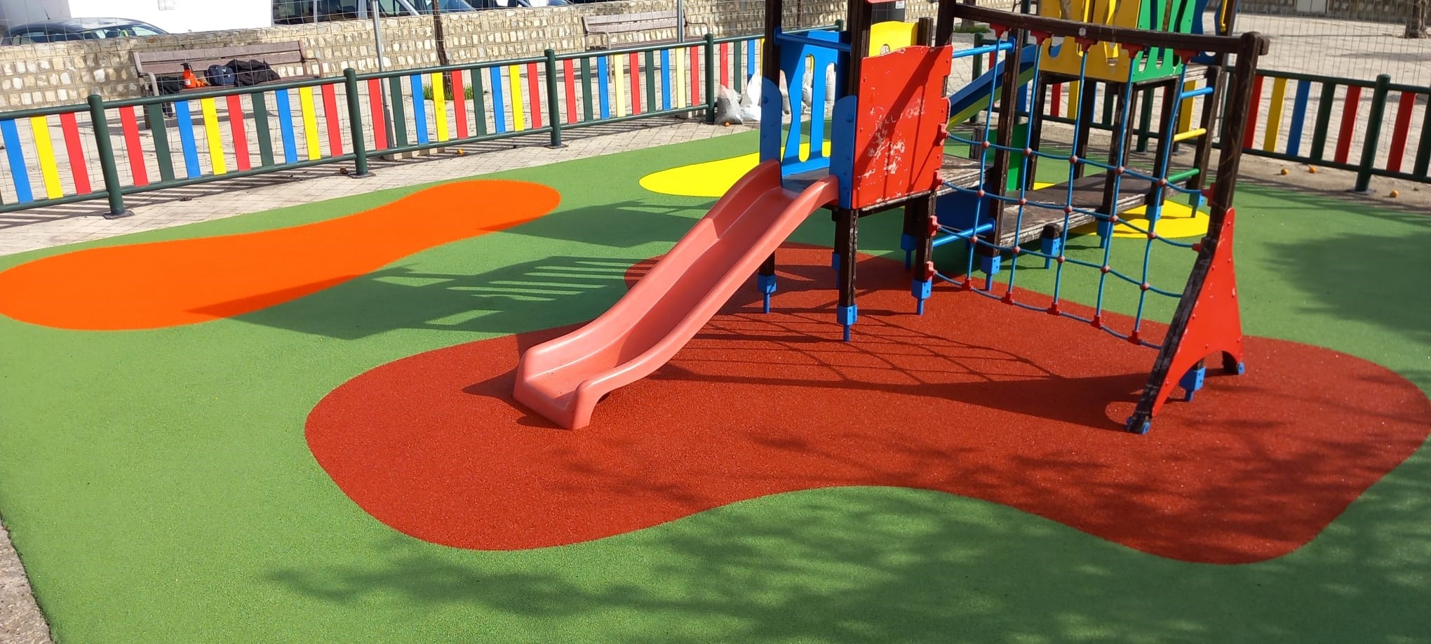 Instalación Suelo de Caucho para Parques Infantiles